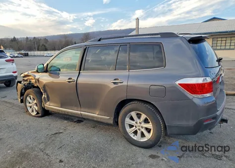 2012 Toyota Highlander Base из США, поврежденный, VIN 5TDBK3EHXCS130663